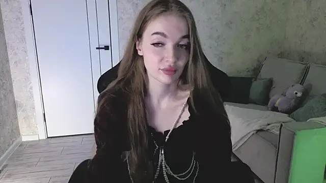 Snapshot of LissaCain chatting on May 10, 2026, 2:17 am LissaCain online show from May 10, 2026, 2:17 am