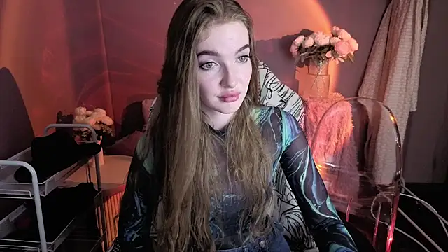 Snapshot of LissaCain chatting on July 5, 2026, 10:33 am LissaCain online show from July 5, 2026, 10:33 am