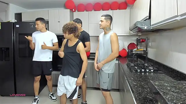 badguyss bisex online show from September 23, 2025, 11:24 am