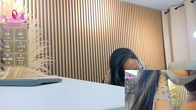 lulu 072 online show from November 13, 2025, 12:09 am