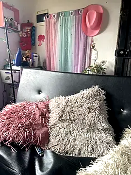 alondra darling online show from October 30, 2025, 7:14 pm