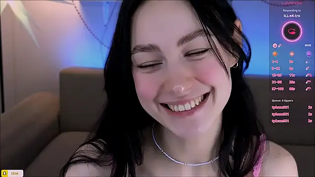 Snapshot of CosmicFaye chatting on December 29, 2024, 8:33 am CosmicFaye online show from December 29, 2024, 8:33 am