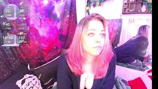 EverlyEster online show from December 7, 2024, 8:44 am