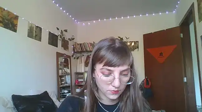 SweetyBabyDemon online show from December 11, 2024, 8:07 pm