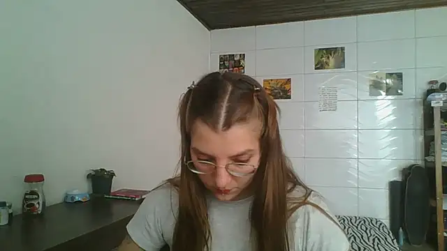 SweetyBabyDemon online show from November 30, 2025, 1:37 pm