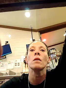 gorgeous11 online show from March 18, 2025, 8:58 am