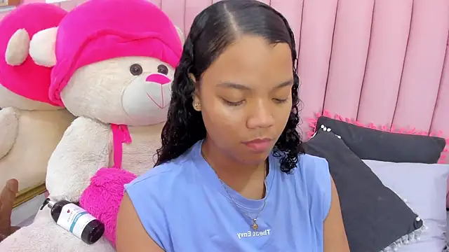 ISABELLA 020 online show from March 31, 2026, 2:17 pm