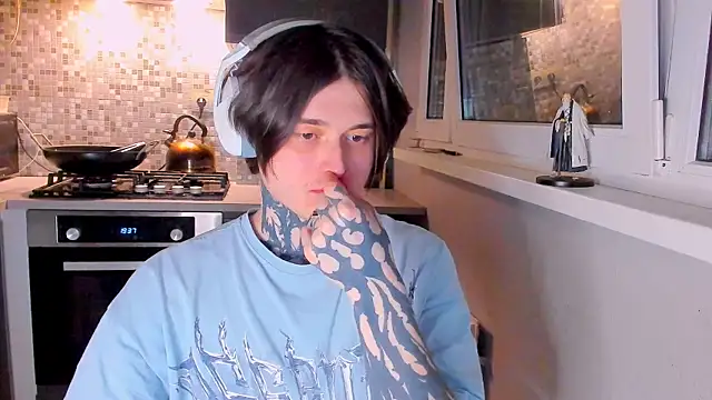 Snapshot of _torfin_ chatting on March 1, 2026, 8:22 pm torfin online show from March 1, 2026, 8:22 pm