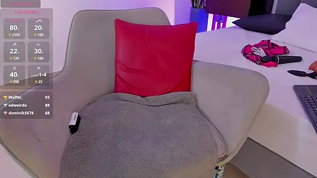 coralsmith11 online show from March 2, 2025, 11:42 pm