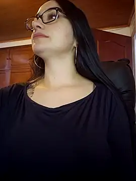 preetypeach online show from October 7, 2025, 9:12 pm