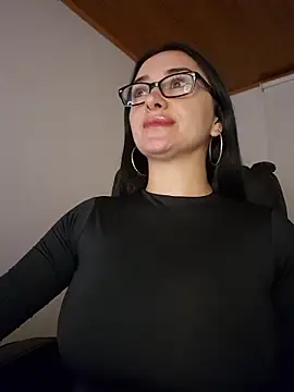 Snapshot of preetypeach chatting on February 2, 2026, 2:43 am preetypeach online show from February 2, 2026, 2:43 am