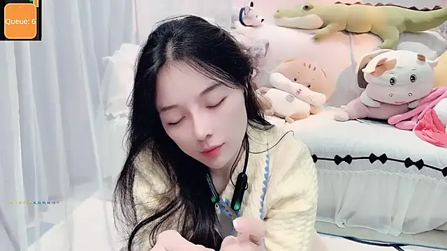 Snapshot of AKiKi711 chatting on October 18, 2025, 4:19 pm AKiKi711 online show from October 18, 2025, 4:19 pm