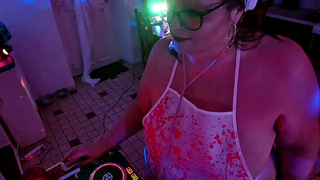 Lola-squirt online show from October 31, 2025, 10:11 pm