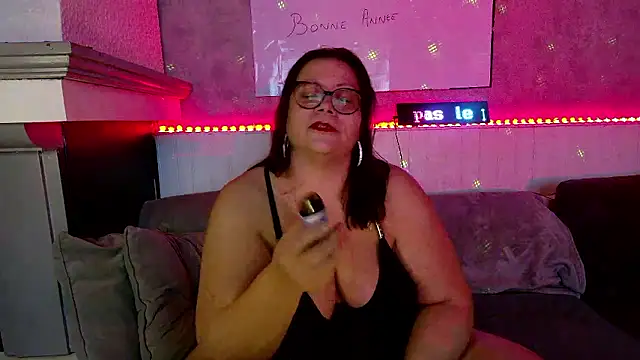 Lola-squirt online show from January 16, 2026, 10:03 pm