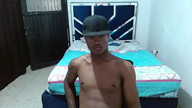 MiguelAngelxl online show from September 30, 2025, 2:44 pm