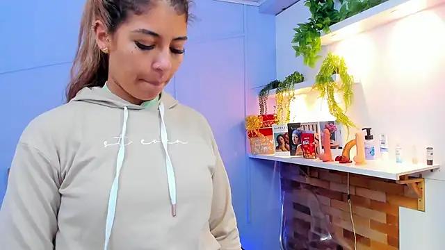 Georgina-coule online show from December 27, 2024, 12:12 pm