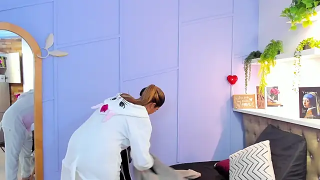 Georgina-coule online show from March 5, 2025, 12:22 pm