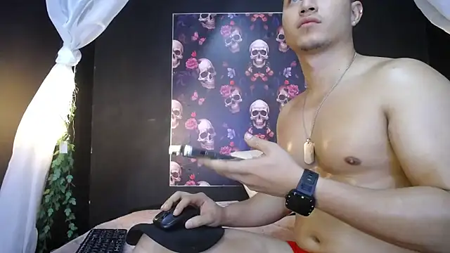 Snapshot of francesco_evan chatting on December 18, 2024, 2:38 pm francesco evan online show from December 18, 2024, 2:38 pm