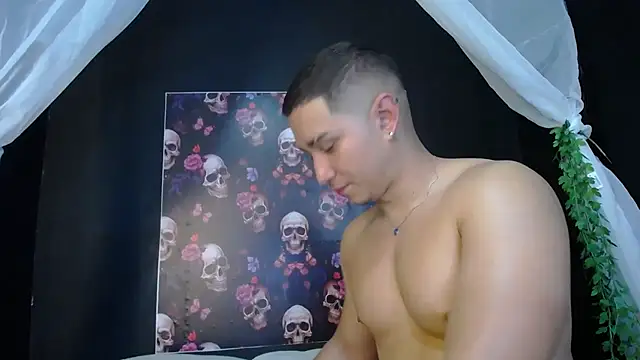 Snapshot of francesco_evan chatting on January 16, 2025, 12:02 am francesco evan online show from January 16, 2025, 12:02 am