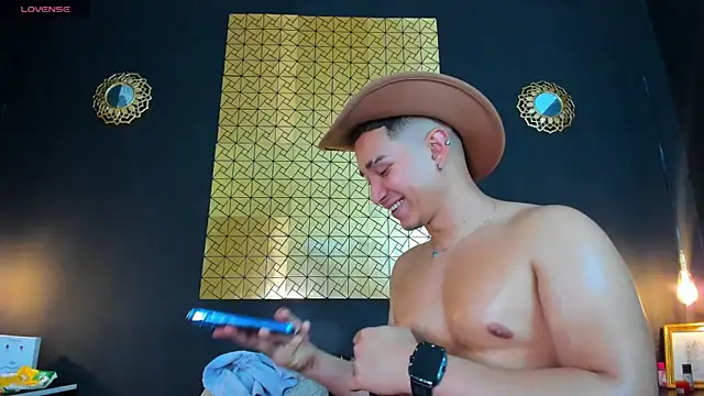 Snapshot of francesco_evan chatting on January 26, 2025, 11:29 pm francesco evan online show from January 26, 2025, 11:29 pm