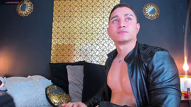 Snapshot of francesco_evan chatting on February 7, 2025, 9:04 pm francesco evan online show from February 7, 2025, 9:04 pm