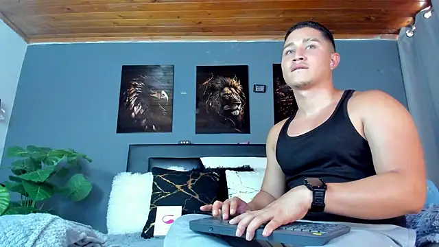 Snapshot of francesco_evan chatting on October 26, 2025, 6:14 pm francesco evan online show from October 26, 2025, 6:14 pm