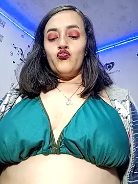 Snapshot of anndreapds chatting on October 3, 2025, 5:10 pm anndreapds online show from October 3, 2025, 5:10 pm