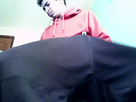 Snapshot of andrescaraballo chatting on September 13, 2025, 9:36 pm andrescaraballo online show from September 13, 2025, 9:36 pm