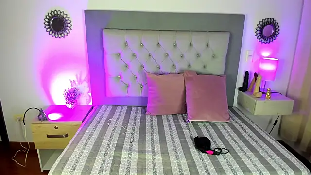 Kylie2211 online show from January 8, 2025, 2:46 am