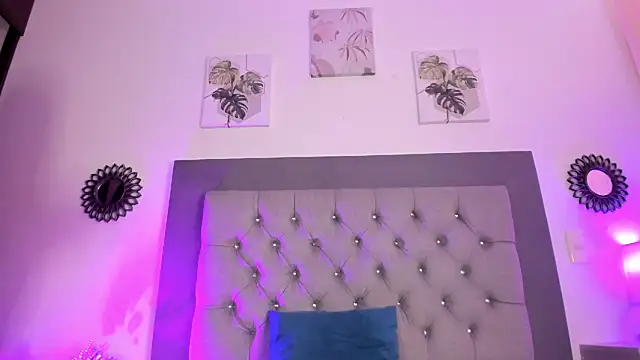 Kylie2211 online show from March 18, 2025, 6:37 pm