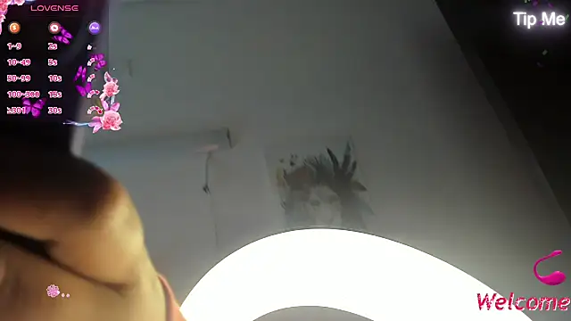 Kylie2211 online show from October 2, 2025, 3:02 am