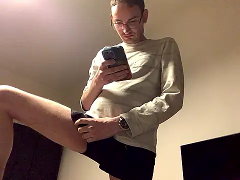 Hebrewhammers42 online show from April 12, 2026, 8:03 pm