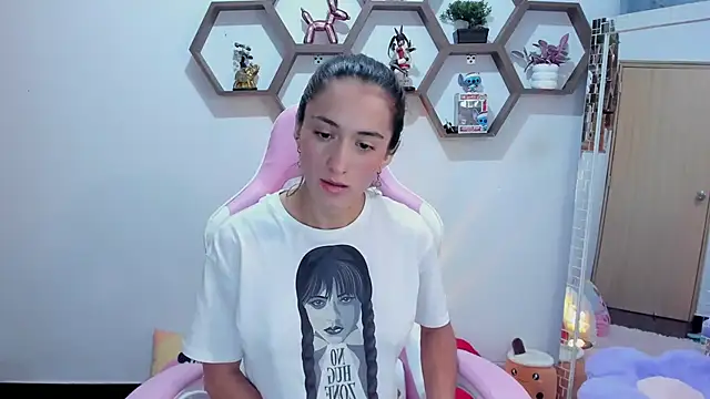 Snapshot of SharonSander chatting on January 11, 2025, 3:13 am SharonSander online show from January 11, 2025, 3:13 am