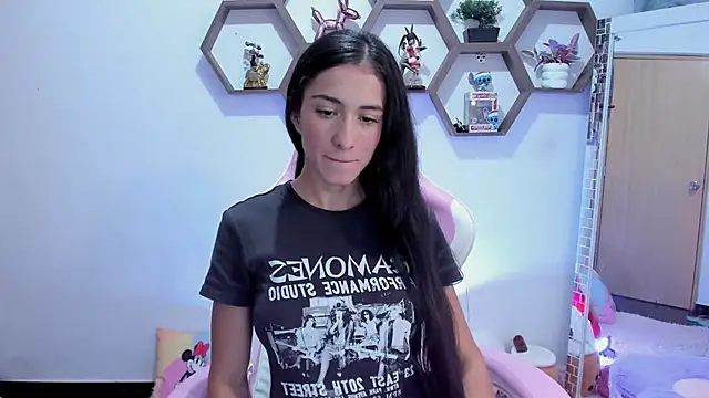 Snapshot of SharonSander chatting on January 21, 2025, 1:08 am SharonSander online show from January 21, 2025, 1:08 am