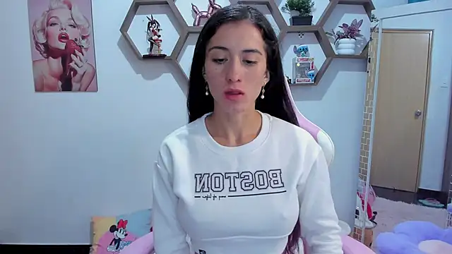 Snapshot of SharonSander chatting on February 12, 2025, 4:23 am SharonSander online show from February 12, 2025, 4:23 am