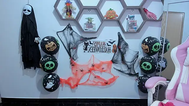 Snapshot of SharonSander chatting on October 30, 2025, 8:53 pm SharonSander online show from October 30, 2025, 8:53 pm