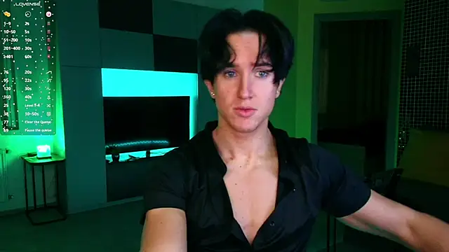 ChristianLevine  online show from May 26, 2026, 10:39 pm