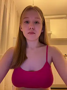 Snapshot of Eva_Weyne chatting on June 29, 2026, 8:20 pm Eva Weyne online show from June 29, 2026, 8:20 pm