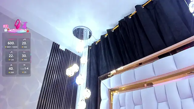 SarayRoyse online show from December 1, 2025, 7:19 pm