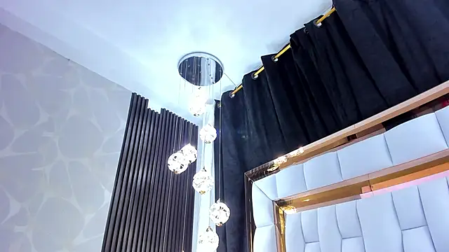 SarayRoyse online show from January 15, 2026, 7:28 pm