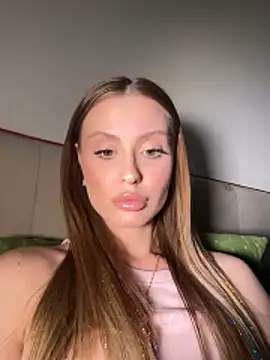 Sweet  Milly online show from May 7, 2026, 3:06 pm