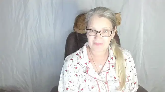 irinamaux online show from February 27, 2025, 3:25 am