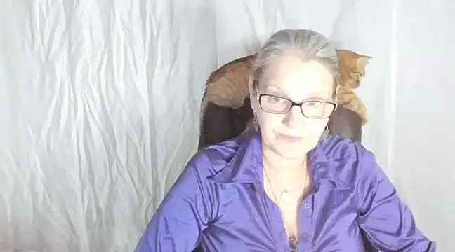 irinamaux online show from February 27, 2025, 7:23 am