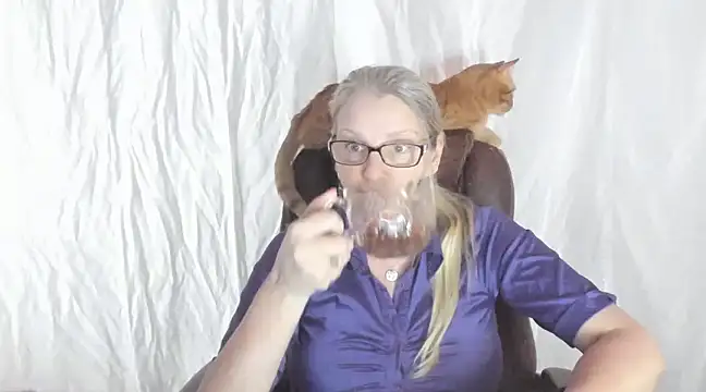 irinamaux online show from February 27, 2025, 10:26 am