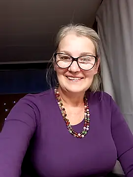 irinamaux online show from September 17, 2025, 4:47 am