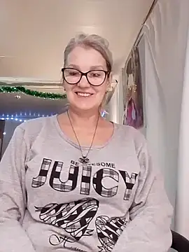 irinamaux online show from November 28, 2025, 12:24 am