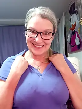 irinamaux online show from March 6, 2026, 3:25 am