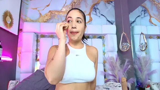 emily madrid online show from January 10, 2026, 5:31 am