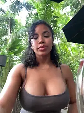 Snapshot of Brunettexio chatting on December 22, 2024, 8:58 pm Brunettexio online show from December 22, 2024, 8:58 pm