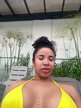 Snapshot of Brunettexio chatting on January 24, 2025, 10:08 pm Brunettexio online show from January 24, 2025, 10:08 pm